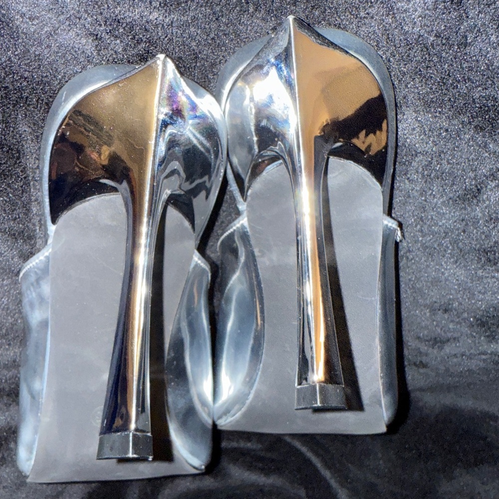 Cape Robbin Metallic Silver Lamb Statement Pointed Toe Mule Heels Sz 8.5 - Picture 12 of 17